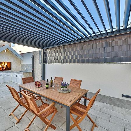 Luxury Apartment Pia With Swimming Pool And Grill Trogir Exterior photo