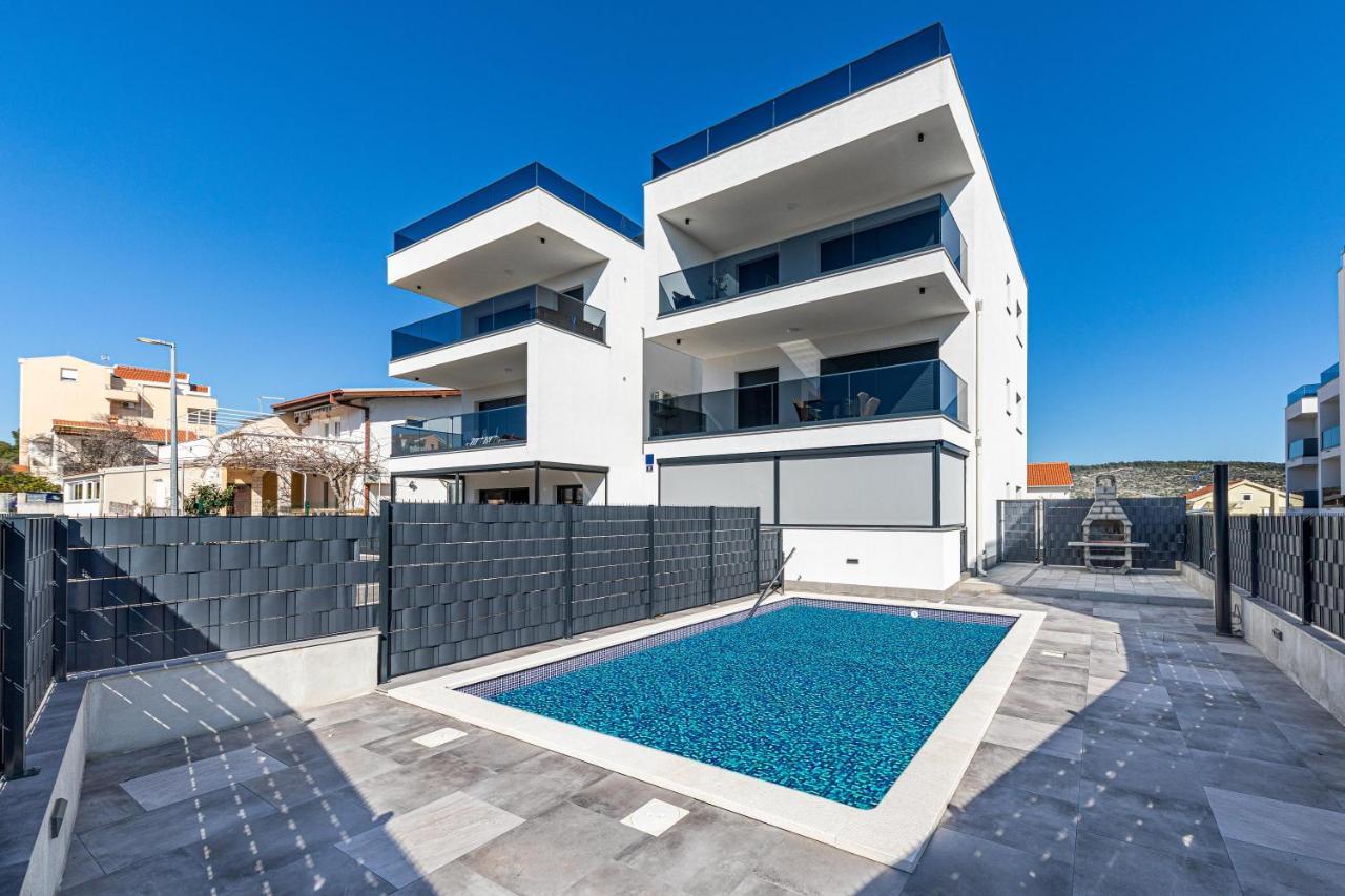 Luxury Apartment Pia With Swimming Pool And Grill Trogir Exterior photo