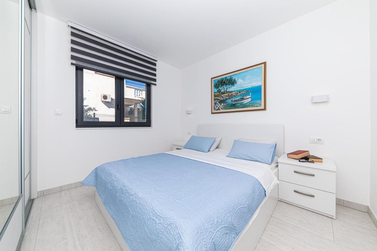 Luxury Apartment Pia With Swimming Pool And Grill Trogir Exterior photo