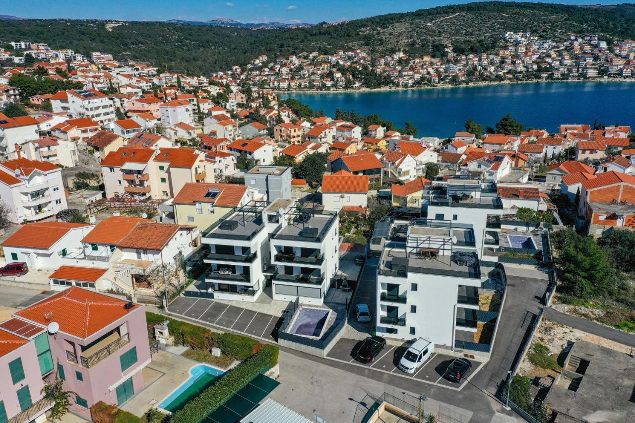 Luxury Apartment Pia With Swimming Pool And Grill Trogir Exterior photo