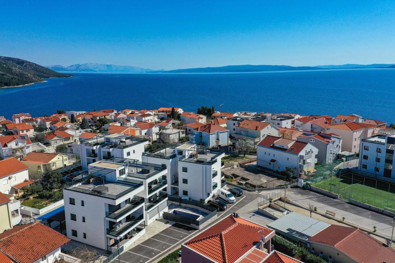 Luxury Apartment Pia With Swimming Pool And Grill Trogir Exterior photo