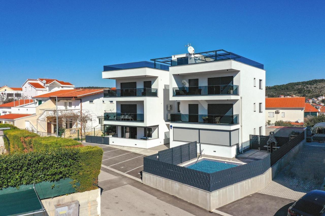 Luxury Apartment Pia With Swimming Pool And Grill Trogir Exterior photo