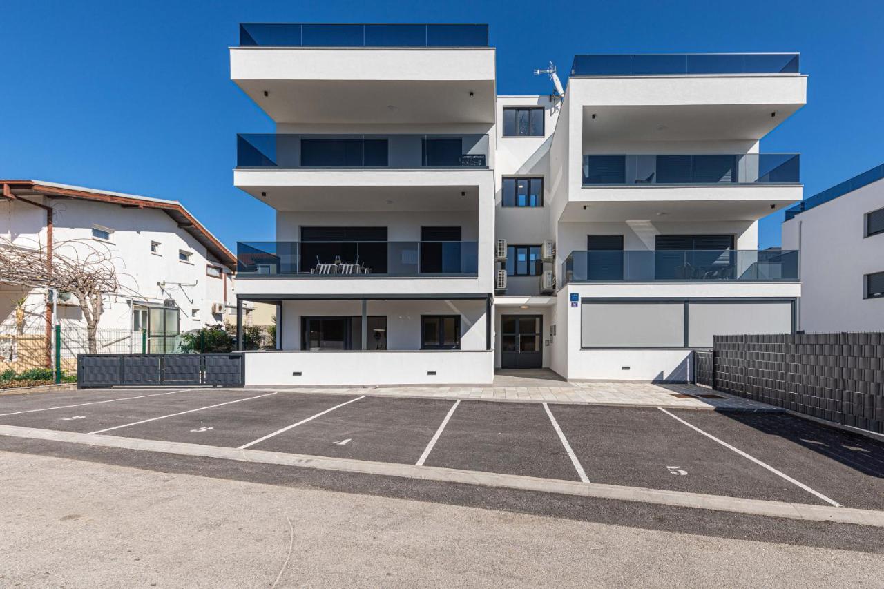 Luxury Apartment Pia With Swimming Pool And Grill Trogir Exterior photo