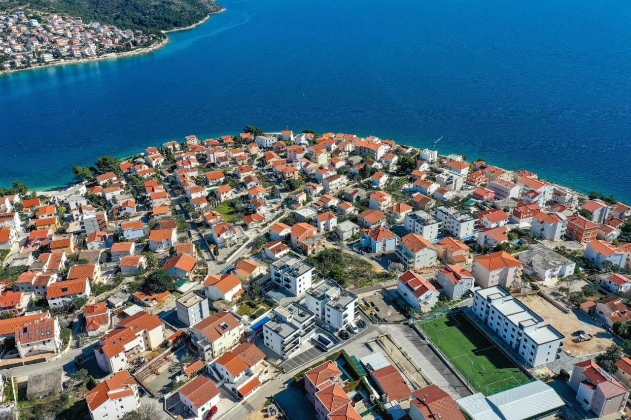 Luxury Apartment Pia With Swimming Pool And Grill Trogir Exterior photo